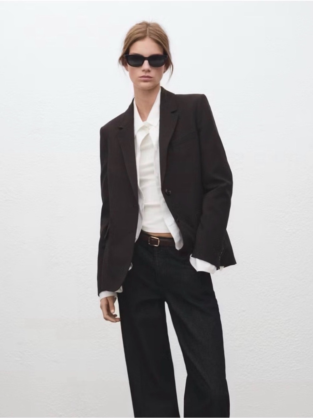 Classic Blazer - Picture 1 of 4